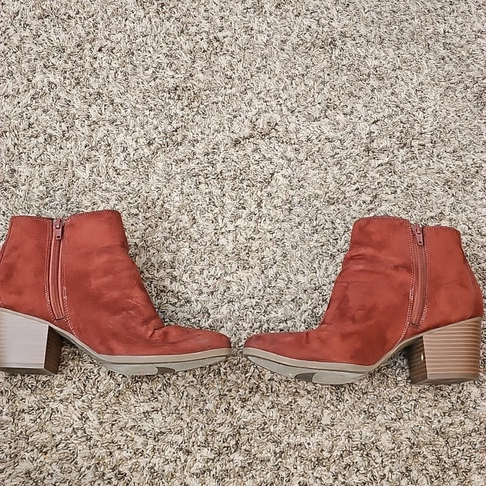 Womens Sz 11 Red/Rust Booties. Super Cute!!